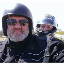 It is with a heavy heart that I have to report that Glenn Fortt, whose  colours were carried to success by his gallant mare Frelia, ( below), has  passed away following a