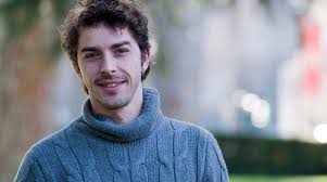 Alessandro roja, michele riondino, violante placido, libero de rienzo. Ravello Michele Riondino Da Giovane Montalbano A Killer Di Lennon Positanonews