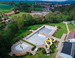 Schleusingen Schwimmen In Schichten Und Freiwillige Helfer Hildburghausen Insudthuringen