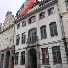 Dieses haus ist willy brandt gewidmet, der in lübeck geboren und 1971 für seine ostpolitik mit dem friedensnobelpreis ausgezeichnet wurde. Photos At Willy Brandt Haus Innenstadt Lubeck Schleswig Holstein