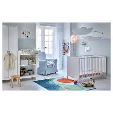 Wir wollen dir mit ikea wickelkommoden und wickeltischen im alltag mit deinem baby helfen. Solgul Babybett Weiss Baby Jungenzimmer Wickeltisch Ikea