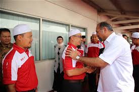 Pos laju petaling jaya seksyen 51a, 46100 petaling jaya selangor. Galeri Anugerah Perkhidmatan Cemerlang Category Yb Menteri Menghadiri Majlis Rumah Terbuka Aidilfitri Pos Malaysia Di Pusat Mel Nasional Shah Alam Selangor Pada 27 Jun 2019 Image Yb Menteri Menghadiri Majlis