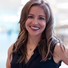 Robyn Kress's Instagram, Twitter & Facebook