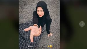 Unicode, organisasi yang mengontrol emoji untuk media sosial dan pesan instant, tengah mempersiapkan unicode 10.0. Ingin Tampil Menawan Dengan Hijab Coba Tiga Pose Ini Saat Berfoto Suara Jogja