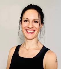 Yogalehrende und Studioteams