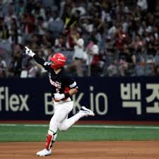 LG Twins' Batting Lineup Must Break Through or Face Elimination - 조선일보
