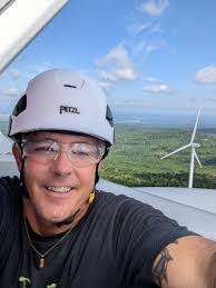 Alex Kurth's Instagram, Twitter & Facebook