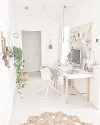 Belle Decoration Pour Le Bureau Blanc Bois Deco Plante Scandinave Http Www M Habitat Fr Tendances Et Couleurs Dec Home Home Office Design Home Decor