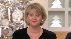 As a result, mary bethe roe is of ethnicity while she possesses american nationality. Honoragold Cultured Pearl 5 5mm Hoop Earrings 14k With Mary Beth Roe Youtube