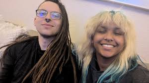 What apartments are available in east Portland near bus or max line for a  couple with a budget of $950 per month?