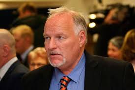 DUP pays tribute to David Hilditch as he steps down from Assembly