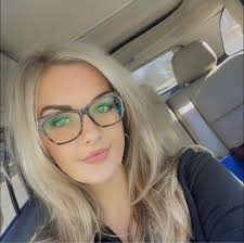 Amanda Riss (@amanda.riss) • Facebook