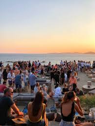 Worth noting, right away, is that customers are not allowed to stay at the bar counter; The Weekly Getaway The 10 Things Not To Miss In Mykonos Travel Food People