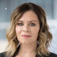 Jen Andrews's Instagram, Twitter & Facebook