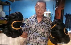 Loker purbalingga pabrik wig : Melihat Pembuatan Rambut Palsu Di Purbalingga