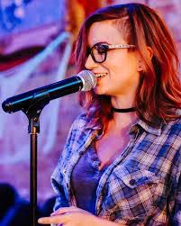 Holly Dodd's Instagram, Twitter & Facebook