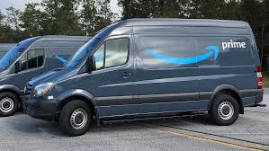 Bso reported about a video viral surfaced of a woman sneaking out of an amazon driver's truck which was caught by a surveillance camera. Nikolas Mayrant Black Amazon Driver Fired After White Resident Hurled Racial Slur Newsonyx