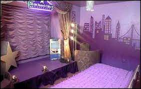 A Stage In A Girls Bedroom Clever Idea For A Daughter Who Loves The Arts There Was A Stage In Th Music Themed Bedroom Music Bedroom Broadway Themed Room