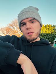 sorry for disappearing guys… i been dealing with a lot of things right now  that ill explain in time…BUT, i'm hella excited to announce a new song +  video drops next week