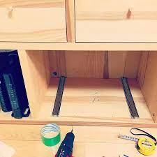 スライドレールの種類と取り付け方 引き出しや棚のdiyにもおすすめ 暮らし の クラシーノ 引き出し 作り方 収納 アイデア リビング 収納術