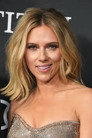 You Ll Never Guess Scarlett Johansson S Natural Hair Color Natural Hair Color Scarlett Johansson Hairstyle Long Hair Styles