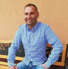 Hogyan vált magyarország egyetlen kizárólag közösségi finanszírozásból működő közéleti oldalává? Dj Jambor