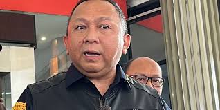 Profil Don Adam yang Sempat Viral karena Foto dengan Tumpukan Dollar,  Diduga Hasil Korupsi BTS 4G