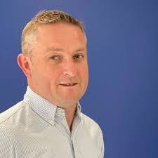 Darren Compton's Instagram, Twitter & Facebook