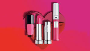 Set the mood by lighting the candle for at least 10 minutes, and then blow out the candle to use the melted jojoba oil. Valentine S Day Beauty Gifts For Her Women S Beauty Gift Sets Nykaa S Beauty Book