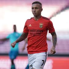 Éverton, 24, from brazil sl benfica, since 2020 left midfield market value: Befoot On Twitter Everton Soares Revelation De La Derniere Copa America S Est Illustre Avec Benfica En Marquant Pour Son Premier Match Championsleague Https T Co 4hrgfw39lv