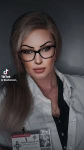 Audra Moon's Instagram, Twitter & Facebook