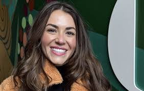 Kassidy Cook's Instagram, Twitter & Facebook