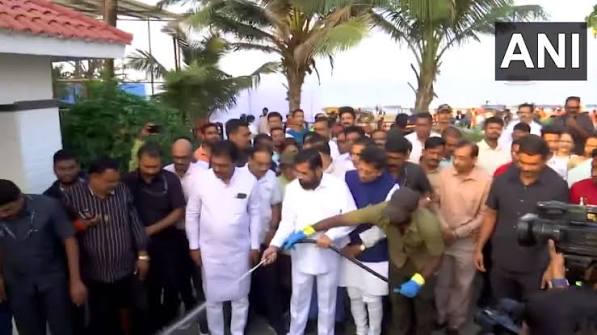 Maharashtra CM Eknath Shinde participates in cleanliness drive at Juhu Beach in Mumbai