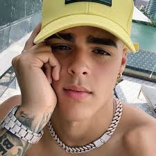 Statistic for @lunay instagram profile. Lunay Lunay Instagram Profile Picdeer Beautiful Men Faces Cute Celebrities Beautiful Men