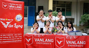 Hiểu theo nghĩa hẹp hơn, thì văn học là dạng văn bản được coi là một hình thức nghệ thuật, hoặc bất kỳ một bài viết nào được coi là có giá trị nghệ thuật hoặc trí tuệ, thường là do cách thức triển khai ngôn ngữ theo những cách. VÄn Lang University Universityvan Twitter