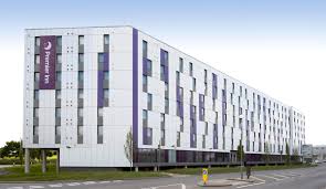 Also for hotels at crawley, elstree and borehamwood. Review Is The Premier Inn Heathrow Terminal 4 Worth It