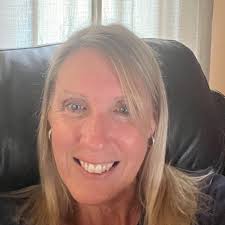 Maureen Nesbitt's Instagram, Twitter & Facebook