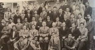 بغداد صورة تذكارية لاساتذة وطلاب الكلية الطبية الملكية في 18كانون الاول ١٩٢٨ 1 تويتر Baghdad Iraq Mesopotamia