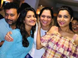 Abhijit guru wife samidha guru visit our website watch samidha guru in action with a dubsmash for #panhaladubsmash contest you too can get famous and be featured on our. Samidha Guru All My Best Wishes To My Super Lovely Facebook