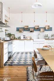 renovation decoration maison bourgeoise a bordeaux ninou etienne cote maison http amzn to cuisine moderne blanche cuisine tendance rangement mural cuisine