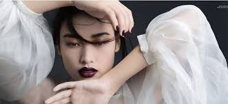 The fluid style of the P.E.L.L.A. fashion label from Priyanka Ella Lorena  Lama from Bangalore. See Blogroll for a link.