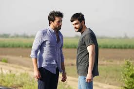 Kalp yarası filminin oyuncuları, yönetmeni, senaristi ve filmde görev yapan tüm isimler bu sayfada. Fnaeht17ww0fhm