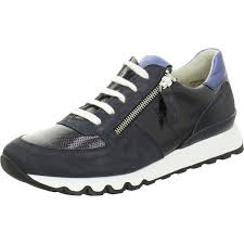 Viel besser als die welt durch die rosarote brille zu sehen, ist sie durch rosarote paul green schuhe zu. Paul Green Sneaker Low Blau Ocean Nubuk Lack Sneaker Low Damen Robers Schuhe Dein Schuhhaus Mit Herz Aus Der Region