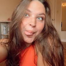 curlyheadk. (@heyim_dee)