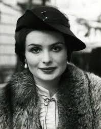 Gloria Morgan's Instagram, Twitter & Facebook