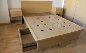 El mínimo de la anchura para cama matrimonial es de 120cm, cada vez menos usual para dos personas. Cama Con Cajones Enchapada Dxxi Cama Con Cajones Camas Cama Con Tarimas