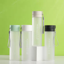 Whether you are catering to a few or to a large gathering, you can't fail to get the number of plastic cups you need. Customized New Large Capacity Sports Sealed Tea Cups Outdoor Portable Plastic Cups China Plastic Cup Mug And Water Cups Price Made In China Com