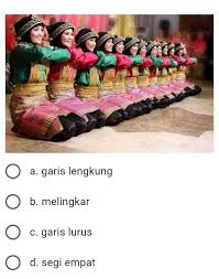 Tari yang dibawakan biasanya untuk mengisi acara adat masyarakat dan kegiatan resmi pemerintah setempat. Gambar Tari Diatas Mempunyai Pola Lantai Brainly Co Id