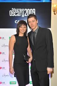 No better place to start than with borussia dortmund striker robert lewandowski's fiancee anna stachurska. Robert Lewandowski Robert Lewandowski And Anna Stachurska Picture 15360712 399 X 600 Fanpix Net