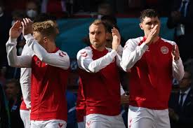 A euro 2020 match between denmark and finland was temporarilysuspended after denmark midfielder christian eriksen collapsed on the field and received treatment. Denmark S Eriksen Given Cpr During Euro 2020 Clash The Jerusalem Post